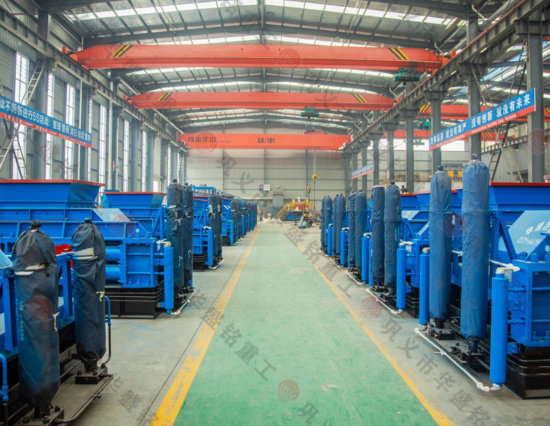 礦石輕松破碎，大幅提高生產(chǎn)效率——對輥式破碎機